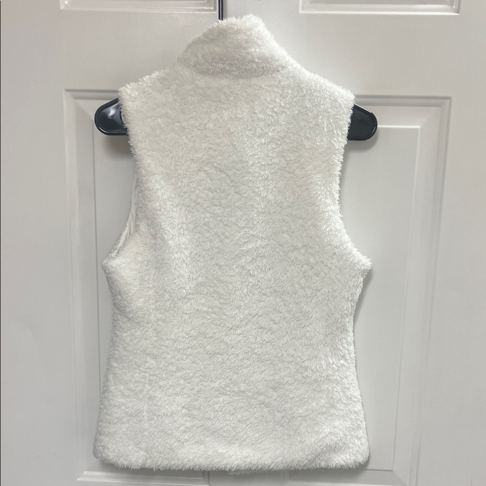 Women’s Patagonia Soft White Fleece Vest - Picture 5 of 5